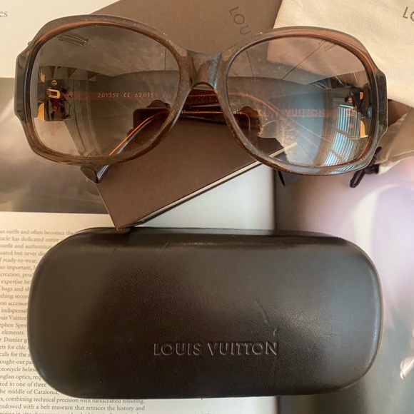 Louis Vuitton • “Ursula Strass Speckled” Sunglasses - Picture 15 of 17